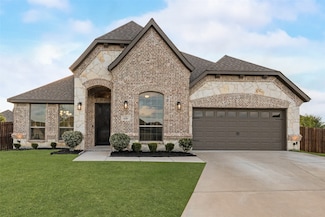 629 Dean Box Dr, Waxahachie, TX 75165