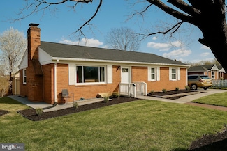 1045 Woods Place, Alexandria, VA 22302