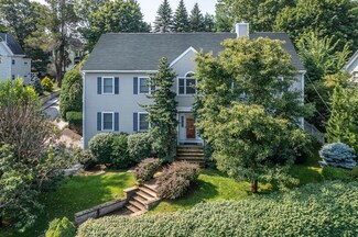1104 Commonwealth Ave, Newton Center, MA 02459