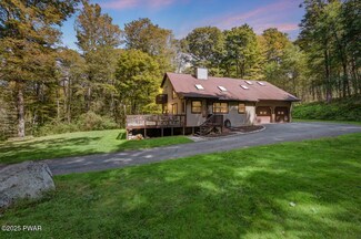 16 E Lake Rd, Moscow, PA 18444
