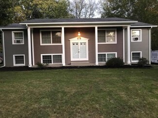 100 Pleasantside Dr, Wayland, NY 14572