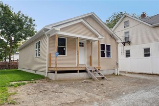 19 Stansbury St, Providence, RI 02908