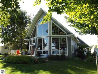 8327 S Solon Park Rd, Cedar, MI 49621