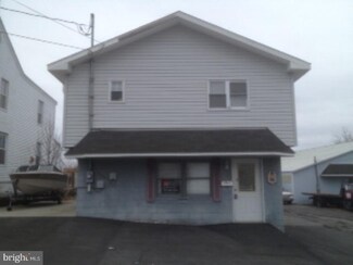 116 E Chestnut St, Frackville, PA 17931
