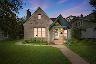 3317 S 46th St, Milwaukee, WI 53219