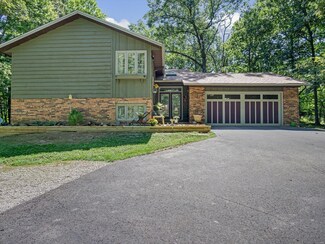 8552 Naumann Dr, Waterloo, IL 62298