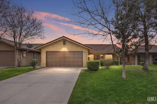 803 Greenwood Meadow Ln, Bakersfield, CA 93308