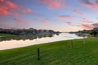 772 Lakewood Ct, Lewisville, TX 75077