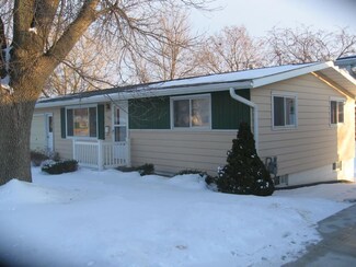 104 Lilac Ave, West Union, IA 52175
