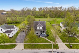 518 Main St, Dundee, MI 48131