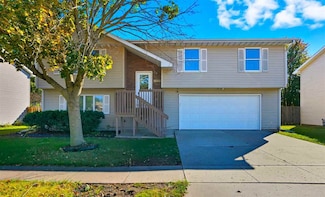 1929 Lakeside Dr, Iowa City, IA 52240