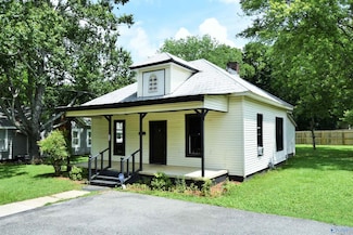 713 W Washington St, Athens, AL 35611