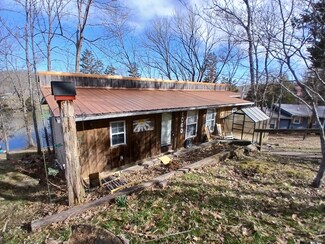 1060 S Lakeshore Dr, Lawrenceburg, KY 40342