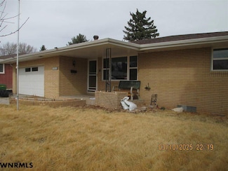 1910 R St, Gering, NE 69341
