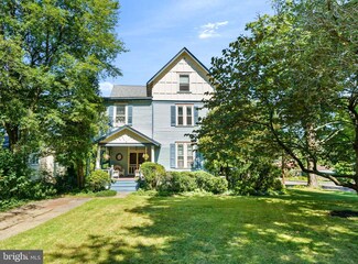 451 E 2nd St, Moorestown, NJ 08057