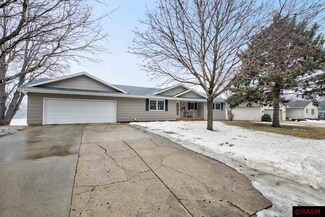 417 Kings Rd, Fairmont, MN 56031