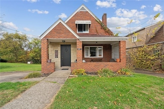 814 Saint Clair Ave, Clairton, PA 15025