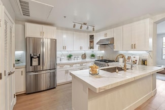 30 E Julian St Unit 212, San Jose, CA 95112