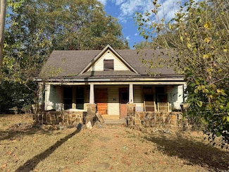 710 11th St, Mena, AR 71953