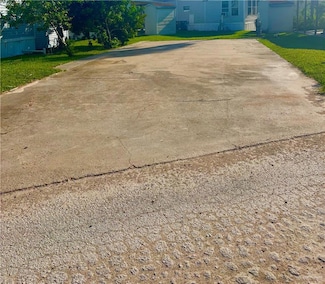 751 E Clam Cir, Port Isabel, TX 78578