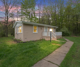 24118 Martinsville Rd, Belleville, MI 48111