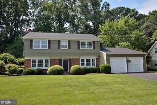 12809 Melville Ln, Fairfax, VA 22033