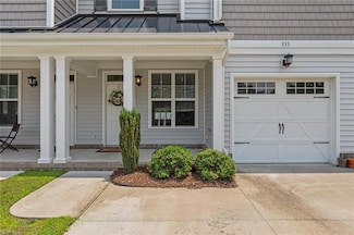 333 Sikeston Ln, Chesapeake, VA 23322