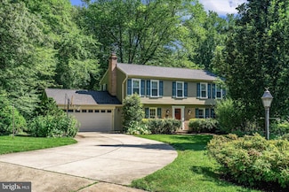 8614 Braeburn Dr, Annandale, VA 22003