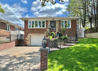 14-85 166th St, Whitestone, NY 11357