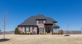 2496 Brookwater Ln, Fayetteville, AR 72703