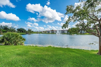 9500 N Hollybrook Lake Dr Unit 109, Pembroke Pines, FL 33025