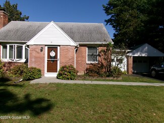 31 Albert Dr, Albany, NY 12203