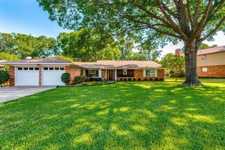 109 Woods Dr, Arlington, TX 76010