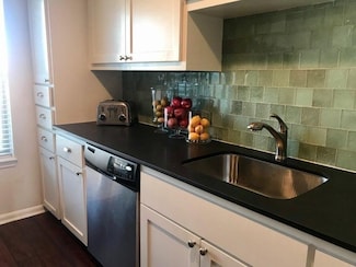 845 Augusta Dr Unit 92, Houston, TX 77057