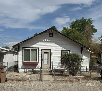 718 S Hayes Ave, Emmett, ID 83617