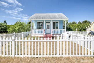 440 Marine View Dr SW Unit 3, Ocean Shores, WA 98569