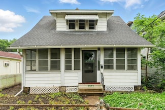 976 Forest St, Saint Paul, MN 55106