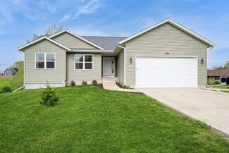 402 Root Dr, Blairstown, IA 52209