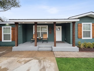 2741 W Clarendon Dr, Dallas, TX 75211
