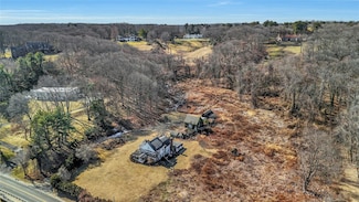 1008 W Shore Rd, Oyster Bay, NY 11771