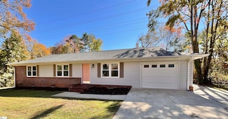 38 Amy Ln, Taylors, SC 29687