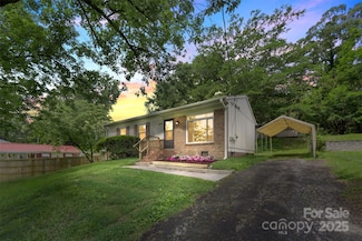 1075 Parkview Dr, Gastonia, NC 28054