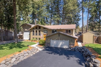 11982 N Emerald Dr, Hayden, ID 83835