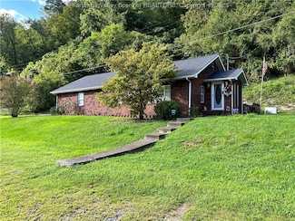 317 Railroad Ave, Logan, WV 25601