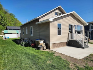 100 Main St, Garnavillo, IA 52049
