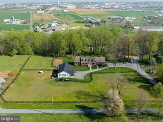 720 Stonecrest Dr, New Holland, PA 17557