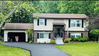 6520 Sheetram Rd, Lockport, NY 14094