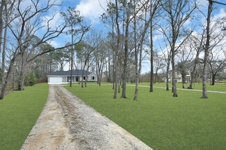 5307 Palm Dr, Dickinson, TX 77539