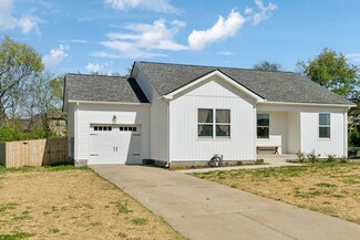 1031 Waterford Cir, Clarksville, TN 37040