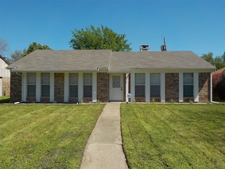 828 Woodrock Dr, Dallas, TX 75217